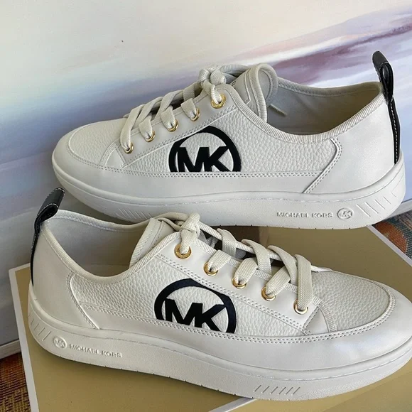 MICHAEL KORS SHEA LACE UP
FAUX LEATHER
49R4SHFS1L
Fashion Sneakers - Picture 7 of 16